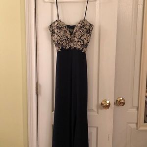 Prom dress. Worn by girl 5’3” 120lbs